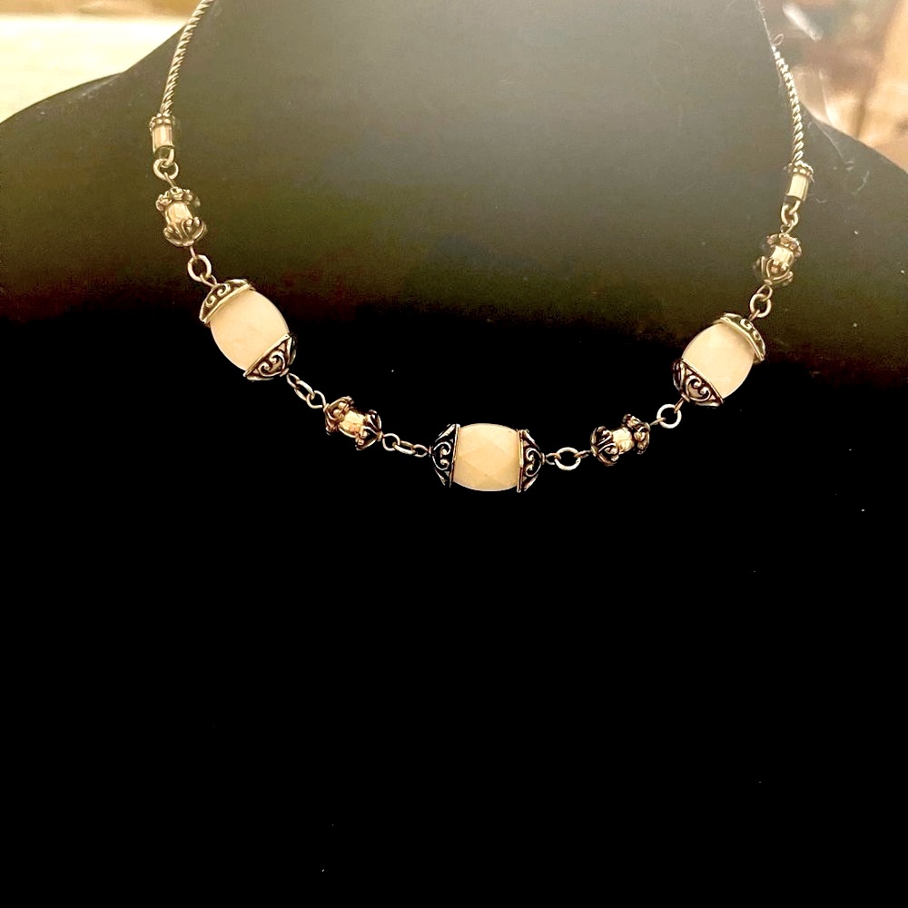 Ladies Necklace Mother Of Pearl